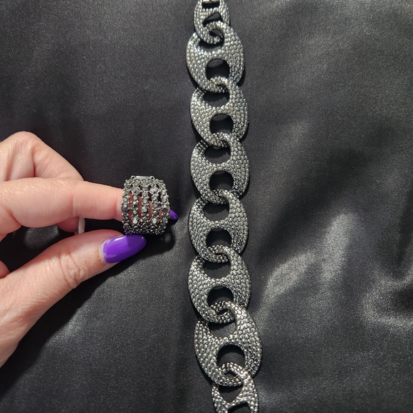 Jewelry - Pavé Link Statement Bracelet and Gray Rhinestone Ring Set - Blackened Silver